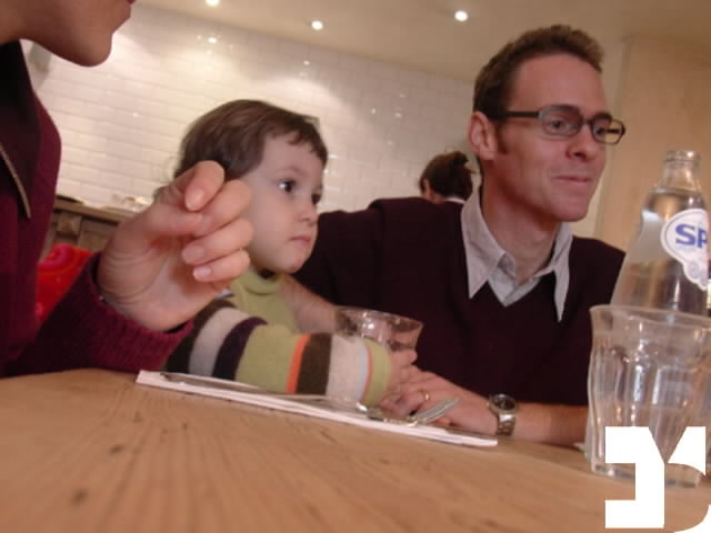 Parenti - Julian - 20041009 12.56 - Battesimo - 567-FDM.JPG